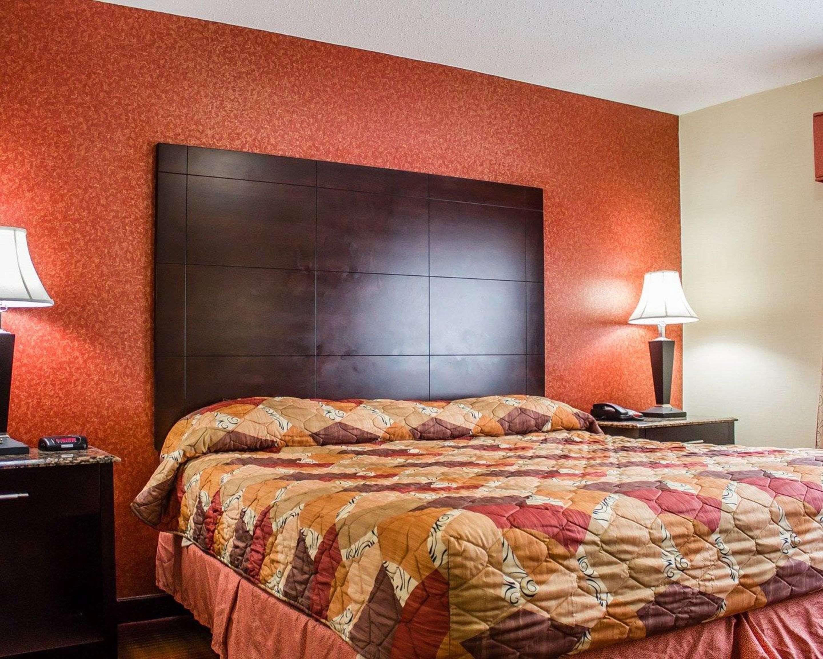 Rodeway Inn Macarthur Airport Ronkonkoma Buitenkant foto