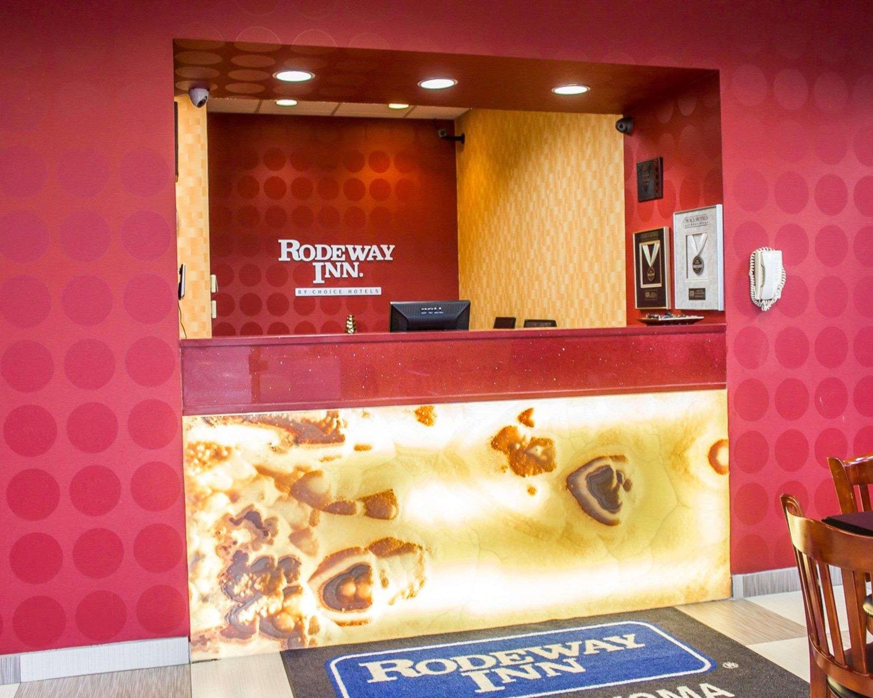 Rodeway Inn Macarthur Airport Ronkonkoma Buitenkant foto