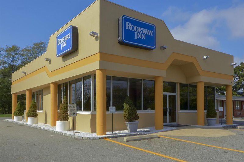 Rodeway Inn Macarthur Airport Ronkonkoma Buitenkant foto